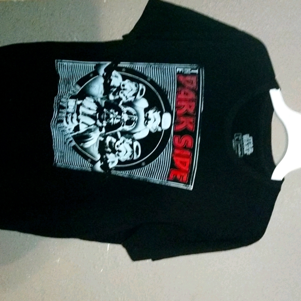 Star Wars kids short sleeve tee shirt.